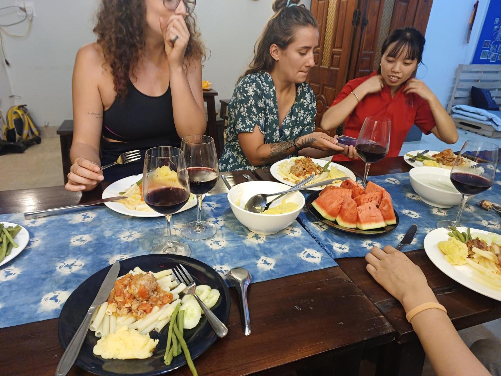 Hotel Yolo Ha Giang Adventures, Motorbike And Loop Tours Esterno foto