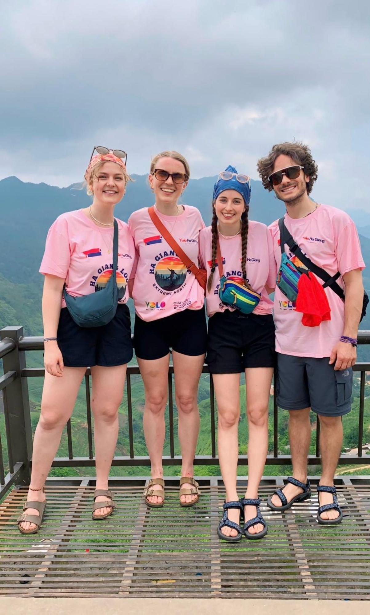 Hotel Yolo Ha Giang Adventures, Motorbike And Loop Tours Esterno foto