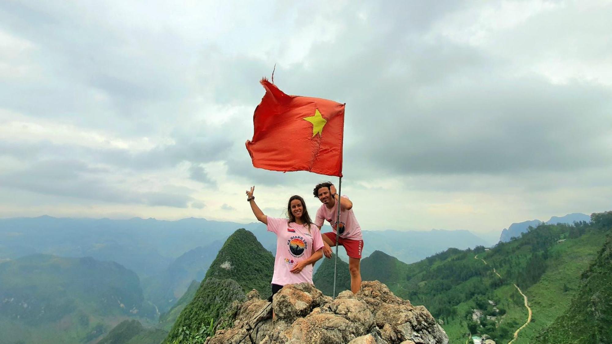 Hotel Yolo Ha Giang Adventures, Motorbike And Loop Tours Esterno foto