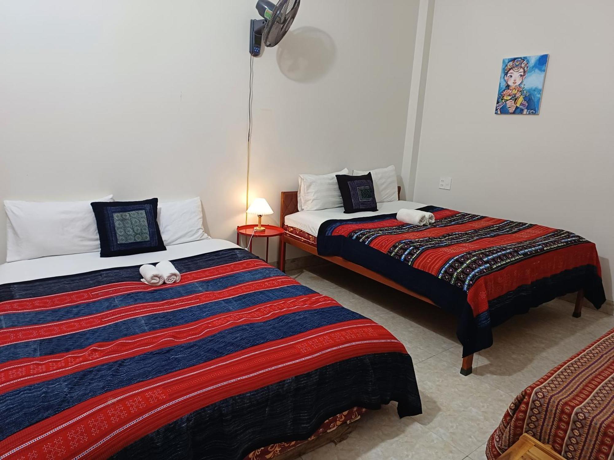 Hotel Yolo Ha Giang Adventures, Motorbike And Loop Tours Esterno foto