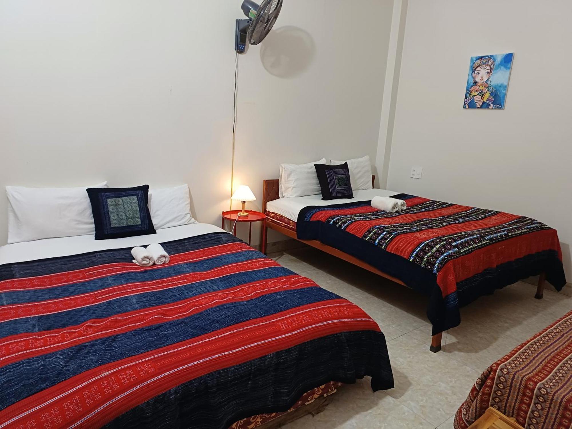Hotel Yolo Ha Giang Adventures, Motorbike And Loop Tours Esterno foto