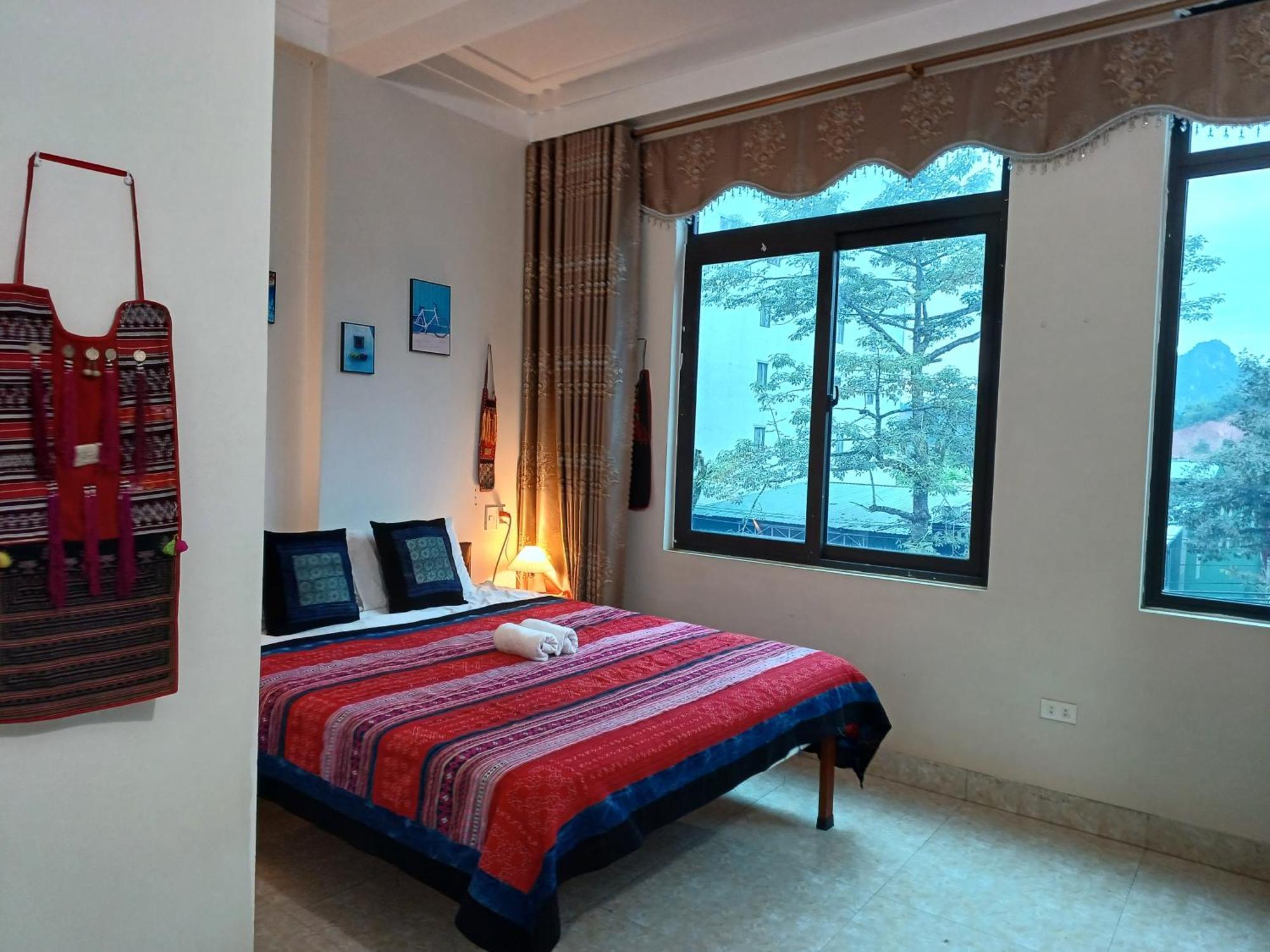 Hotel Yolo Ha Giang Adventures, Motorbike And Loop Tours Esterno foto