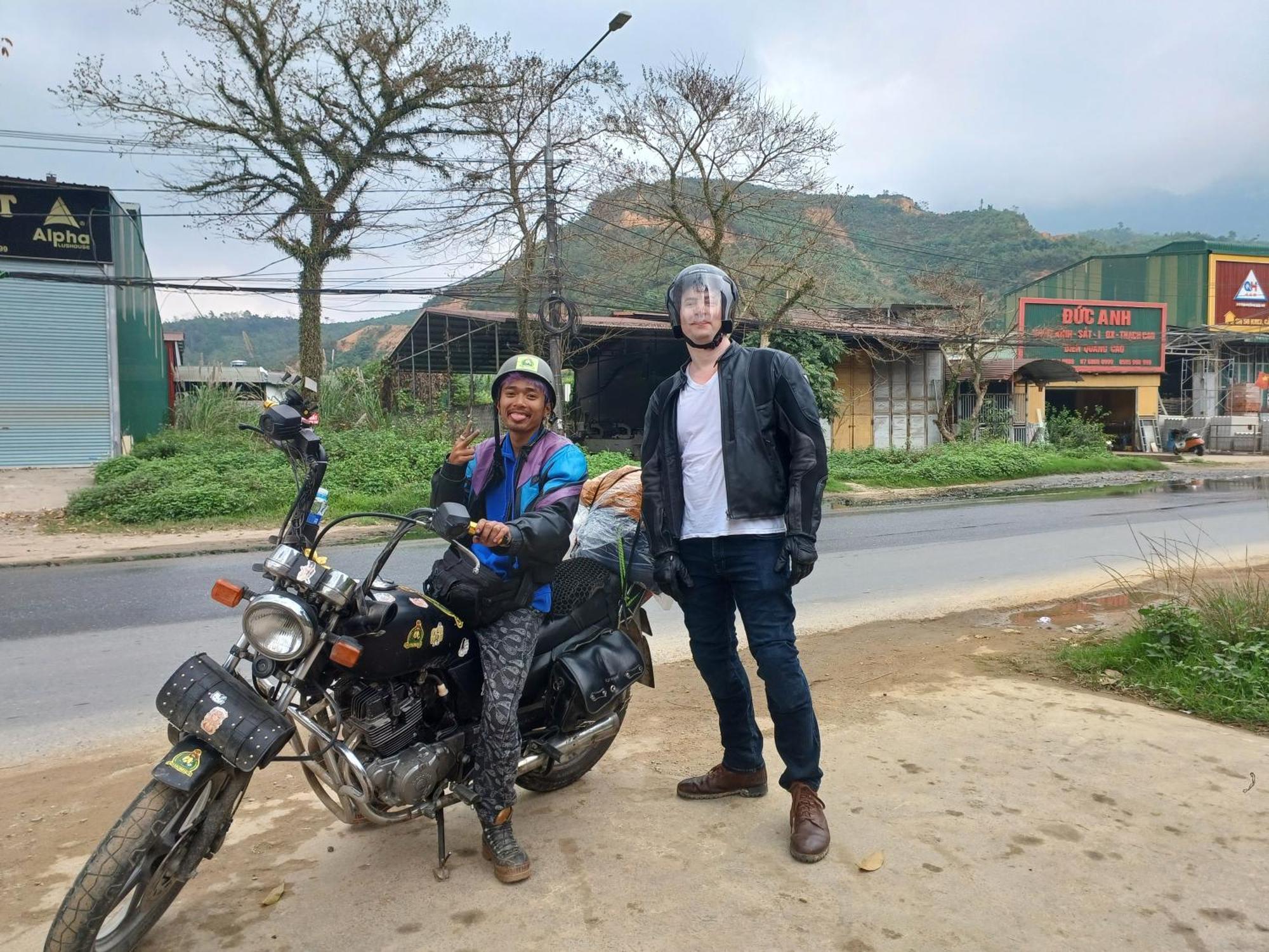 Hotel Yolo Ha Giang Adventures, Motorbike And Loop Tours Esterno foto